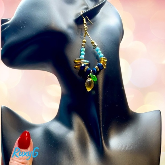 585. Gold and Blue Beaded Lemon 🍋 Earrings - Picture 4 of 6